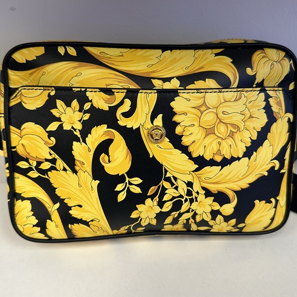 🔥🔥 Versace Baroque Fanny Pack - Picture 3 of 14